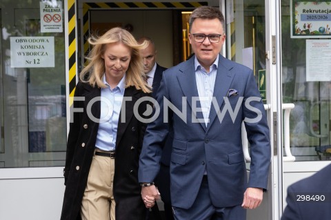  18.05.2025 OTWOCK<br />
WYBORY PREZYDENCKIE 2025<br />
N/Z URSZULA BRZEZINSKA HOLOWNIA SZYMON HOLOWNIA<br />
FOT. MARCIN BANASZKIEWICZ/FOTONEWS  