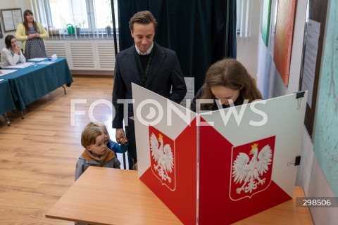  18.05.2025 JOZEFOW<br />
WYBORY PREZYDENCKIE 2025<br />
N/Z KRZYSZTOF BOSAK KARINA BOSAK<br />
FOT. MARCIN BANASZKIEWICZ/FOTONEWS  