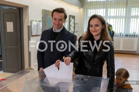  18.05.2025 JOZEFOW<br />
WYBORY PREZYDENCKIE 2025<br />
N/Z KRZYSZTOF BOSAK KARINA BOSAK<br />
FOT. MARCIN BANASZKIEWICZ/FOTONEWS  