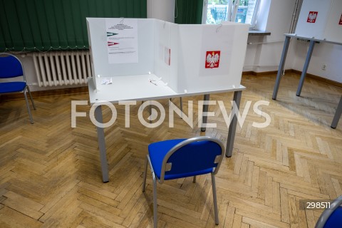  18.05.2025 WARSZAWA<br />
WYBORY PREZYDENCKIE 2025<br />
N/Z STANOWISKO DO GLOSOWANIA<br />
FOT. MARCIN BANASZKIEWICZ/FOTONEWS  