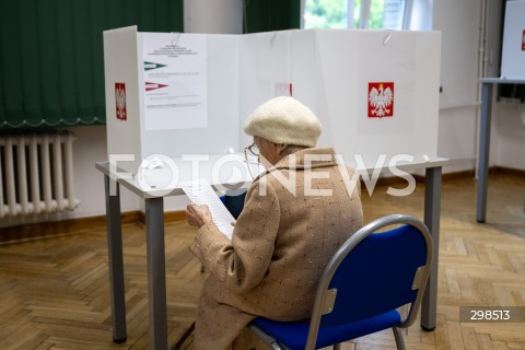  18.05.2025 WARSZAWA<br />
WYBORY PREZYDENCKIE 2025<br />
N/Z STANOWISKO DO GLOSOWANIA<br />
FOT. MARCIN BANASZKIEWICZ/FOTONEWS  