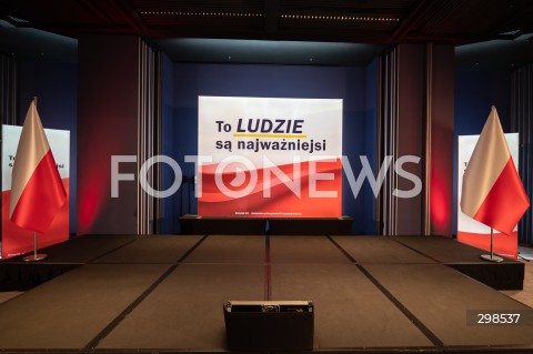  18.05.2025 WARSZAWA<br />
WYBORY PREZYDENCKIE 2025<br />
WIECZOR WYBORCZY SZYMONA HOLOWNI<br />
N/Z HASLO WYBORCZE SZYMONA HOLOWNI<br />
FOT. MARCIN BANASZKIEWICZ/FOTONEWS  