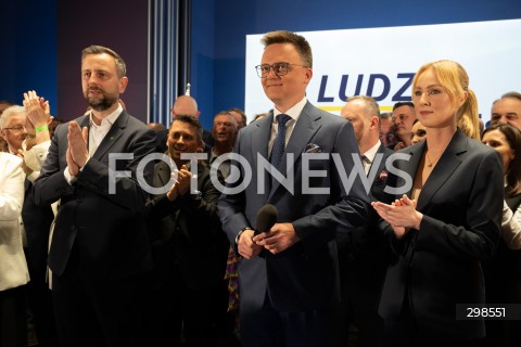  18.05.2025 WARSZAWA<br />
WYBORY PREZYDENCKIE 2025<br />
WIECZOR WYBORCZY SZYMONA HOLOWNI<br />
N/Z WLADYSLAW KOSINIAK KAMYSZ SZYMON HOLOWNIA URSZULA BRZEZINSKA HOLOWNIA<br />
FOT. MARCIN BANASZKIEWICZ/FOTONEWS  