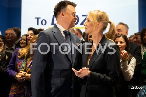  18.05.2025 WARSZAWA<br />
WYBORY PREZYDENCKIE 2025<br />
WIECZOR WYBORCZY SZYMONA HOLOWNI<br />
N/Z SZYMON HOLOWNIA URSZULA BRZEZINSKA HOLOWNIA<br />
FOT. MARCIN BANASZKIEWICZ/FOTONEWS  