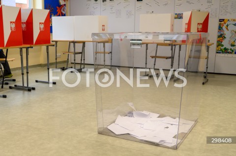  18.05.2025 WARSZAWA<br />
WYBORY PREZYDENCKIE 2025<br />
N/Z URNA GLOSOWANIE W LOKALU WYBORCZYM <br />
 