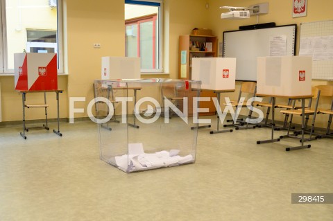  18.05.2025 WARSZAWA<br />
WYBORY PREZYDENCKIE 2025<br />
N/Z URNA LOKAL WYBORCZY<br />
 