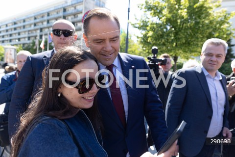  20.05.2025 WARSZAWA<br />
KONFERENCJA PRASOWA KANDYDATA NA PREZYDENTA RP KAROLA NAWROCKIEGO W WARSZAWIE<br />
N/Z KAROL NAWROCKI<br />
FOT. ANTONI BYSZEWSKI/FOTONEWS 
