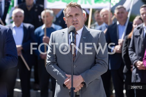  20.05.2025 WARSZAWA<br />
KONFERENCJA PRASOWA KANDYDATA NA PREZYDENTA RP KAROLA NAWROCKIEGO W WARSZAWIE<br />
N/Z TOMASZ OBSZANSKI<br />
FOT. ANTONI BYSZEWSKI/FOTONEWS 