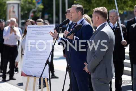  20.05.2025 WARSZAWA<br />
KONFERENCJA PRASOWA KANDYDATA NA PREZYDENTA RP KAROLA NAWROCKIEGO W WARSZAWIE<br />
N/Z KAROL NAWROCKI<br />
FOT. ANTONI BYSZEWSKI/FOTONEWS 