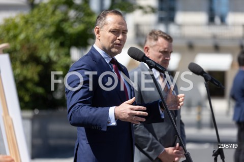  20.05.2025 WARSZAWA<br />
KONFERENCJA PRASOWA KANDYDATA NA PREZYDENTA RP KAROLA NAWROCKIEGO W WARSZAWIE<br />
N/Z KAROL NAWROCKI<br />
FOT. ANTONI BYSZEWSKI/FOTONEWS 