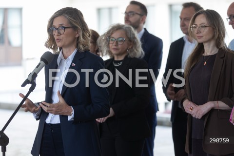  20.05.2025 WARSZAWA<br />
POSIEDZENIE SEJMU W WARSZAWIE<br />
KONFERENCJA PRASOWA MAGDALENY BIEJAT<br />
N/Z MAGDALENA BIEJAT AGNIESZKA DZIEMIANOWICZ BAK KATARZYNA KOTULA<br />
FOT. ANTONI BYSZEWSKI/FOTONEWS 