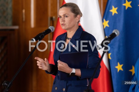  21.05.2025 WARSZAWA<br />
KONFERENCJA PRASOWA KIEROWNICTWA MINISTERSTWA EDUKACJI NARODOWEJ<br />
N/Z BARBARA NOWACKA<br />
FOT. ANTONI BYSZEWSKI/FOTONEWS 