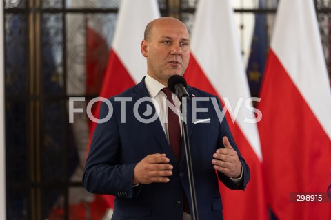  21.05.2025 WARSZAWA<br />
POSIEDZENIE SEJMU W WARSZAWIE<br />
KONFERENCJA PRASOWA POSLOW PIS<br />
N/Z SZYMON SZYNKOWSKI VEL SEK<br />
FOT. ANTONI BYSZEWSKI/FOTONEWS 