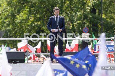  25.05.2025 WARSZAWA<br />
WIELKI MARSZ PATRIOTOW - MARSZ KANDYDATA NA PREZYDENTA RP RAFALA TRZASKOWSKIEGO W WARSZAWIE<br />
N/Z NICUSOR DAN<br />
FOT. ANTONI BYSZEWSKI/FOTONEWS 
