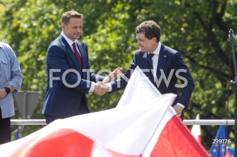  25.05.2025 WARSZAWA<br />
WIELKI MARSZ PATRIOTOW - MARSZ KANDYDATA NA PREZYDENTA RP RAFALA TRZASKOWSKIEGO W WARSZAWIE<br />
N/Z NICUSOR DAN RAFAL TRZASKOWSKI<br />
FOT. ANTONI BYSZEWSKI/FOTONEWS 
