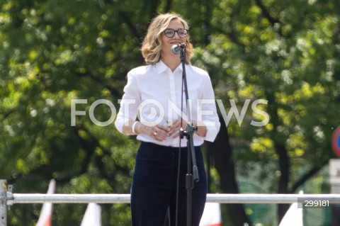  25.05.2025 WARSZAWA<br />
WIELKI MARSZ PATRIOTOW - MARSZ KANDYDATA NA PREZYDENTA RP RAFALA TRZASKOWSKIEGO W WARSZAWIE<br />
N/Z MAGDALENA BIEJAT<br />
FOT. ANTONI BYSZEWSKI/FOTONEWS 