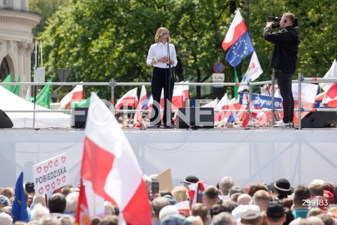  25.05.2025 WARSZAWA<br />
WIELKI MARSZ PATRIOTOW - MARSZ KANDYDATA NA PREZYDENTA RP RAFALA TRZASKOWSKIEGO W WARSZAWIE<br />
N/Z MAGDALENA BIEJAT<br />
FOT. ANTONI BYSZEWSKI/FOTONEWS 