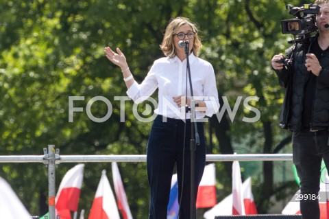  25.05.2025 WARSZAWA<br />
WIELKI MARSZ PATRIOTOW - MARSZ KANDYDATA NA PREZYDENTA RP RAFALA TRZASKOWSKIEGO W WARSZAWIE<br />
N/Z MAGDALENA BIEJAT<br />
FOT. ANTONI BYSZEWSKI/FOTONEWS 