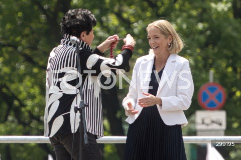  25.05.2025 WARSZAWA<br />
WIELKI MARSZ PATRIOTOW - MARSZ KANDYDATA NA PREZYDENTA RP RAFALA TRZASKOWSKIEGO W WARSZAWIE<br />
N/Z JOANNA SENYSZYN MALGORZATA TRZASKOWSKA<br />
FOT. ANTONI BYSZEWSKI/FOTONEWS 