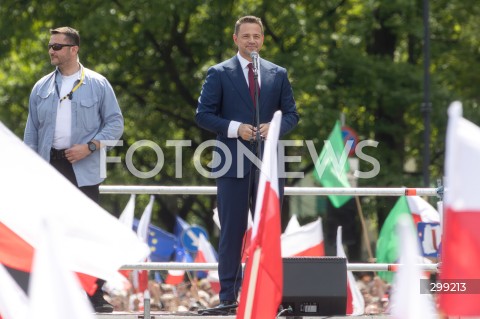  25.05.2025 WARSZAWA<br />
WIELKI MARSZ PATRIOTOW - MARSZ KANDYDATA NA PREZYDENTA RP RAFALA TRZASKOWSKIEGO W WARSZAWIE<br />
N/Z RAFAL TRZASKOWSKI<br />
FOT. ANTONI BYSZEWSKI/FOTONEWS 