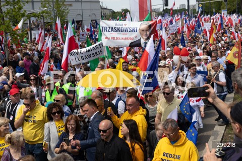  25.05.2025 WARSZAWA<br />
WIELKI MARSZ PATRIOTOW - MARSZ KANDYDATA NA PREZYDENTA RP RAFALA TRZASKOWSKIEGO W WARSZAWIE<br />
N/Z MARSZ<br />
FOT. ANTONI BYSZEWSKI/FOTONEWS 