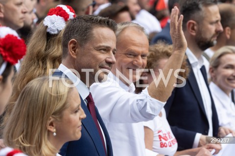  25.05.2025 WARSZAWA<br />
WIELKI MARSZ PATRIOTOW - MARSZ KANDYDATA NA PREZYDENTA RP RAFALA TRZASKOWSKIEGO W WARSZAWIE<br />
N/Z RAFAL TRZASKOWSKI PREMIER DONALD TUSK<br />
FOT. ANTONI BYSZEWSKI/FOTONEWS 