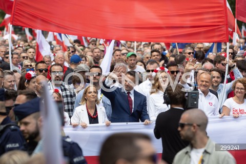 25.05.2025 WARSZAWA<br />
WIELKI MARSZ PATRIOTOW - MARSZ KANDYDATA NA PREZYDENTA RP RAFALA TRZASKOWSKIEGO W WARSZAWIE<br />
N/Z RAFAL TRZASKOWSKI PREMIER DONALD TUSK MALGORZATA TRZASKOWSKA<br />
FOT. ANTONI BYSZEWSKI/FOTONEWS 