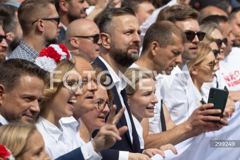  25.05.2025 WARSZAWA<br />
WIELKI MARSZ PATRIOTOW - MARSZ KANDYDATA NA PREZYDENTA RP RAFALA TRZASKOWSKIEGO W WARSZAWIE<br />
N/Z PREMIER DONALD TUSK<br />
FOT. ANTONI BYSZEWSKI/FOTONEWS 