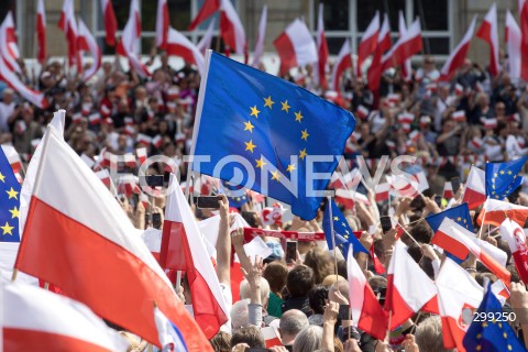  25.05.2025 WARSZAWA<br />
WIELKI MARSZ PATRIOTOW - MARSZ KANDYDATA NA PREZYDENTA RP RAFALA TRZASKOWSKIEGO W WARSZAWIE<br />
N/Z FLAGA UNII EUROPEJSKIEJ<br />
FOT. ANTONI BYSZEWSKI/FOTONEWS 