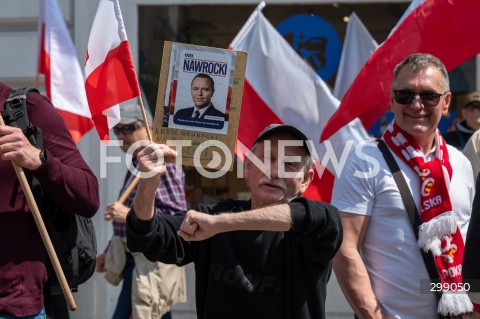  25.05.2025 WARSZAWA<br />
MARSZ ZA POLSKA<br />
MARSZ ZWOLENNIKOW KAROLA NAWROCKIEGO<br />
N/Z UCZESTNICY MARSZU<br />
FOT. MARCIN BANASZKIEWICZ/FOTONEWS  