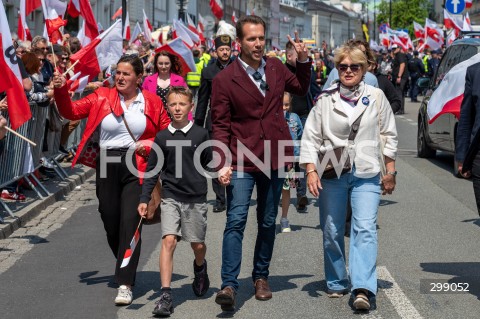  25.05.2025 WARSZAWA<br />
MARSZ ZA POLSKA<br />
MARSZ ZWOLENNIKOW KAROLA NAWROCKIEGO<br />
N/Z JAN KANTHAK<br />
FOT. MARCIN BANASZKIEWICZ/FOTONEWS  
