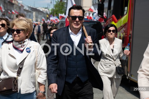  25.05.2025 WARSZAWA<br />
MARSZ ZA POLSKA<br />
MARSZ ZWOLENNIKOW KAROLA NAWROCKIEGO<br />
N/Z MAREK AST<br />
FOT. MARCIN BANASZKIEWICZ/FOTONEWS  