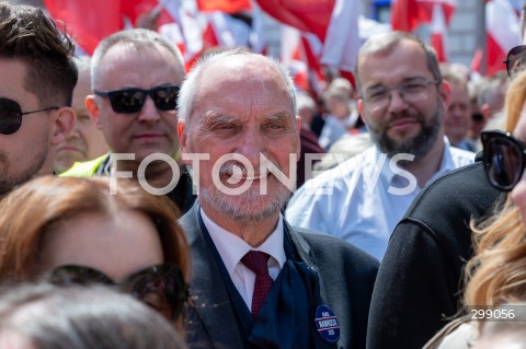  25.05.2025 WARSZAWA<br />
MARSZ ZA POLSKA<br />
MARSZ ZWOLENNIKOW KAROLA NAWROCKIEGO<br />
N/Z ANTONI MACIEREWICZ<br />
FOT. MARCIN BANASZKIEWICZ/FOTONEWS  