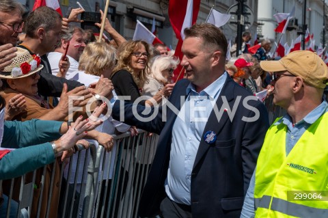  25.05.2025 WARSZAWA<br />
MARSZ ZA POLSKA<br />
MARSZ ZWOLENNIKOW KAROLA NAWROCKIEGO<br />
N/Z PRZEMYSLAW CZARNEK<br />
FOT. MARCIN BANASZKIEWICZ/FOTONEWS  
