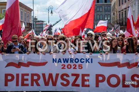  25.05.2025 WARSZAWA<br />
MARSZ ZA POLSKA<br />
MARSZ ZWOLENNIKOW KAROLA NAWROCKIEGO<br />
N/Z UCZESTNICY MARSZU<br />
FOT. MARCIN BANASZKIEWICZ/FOTONEWS  