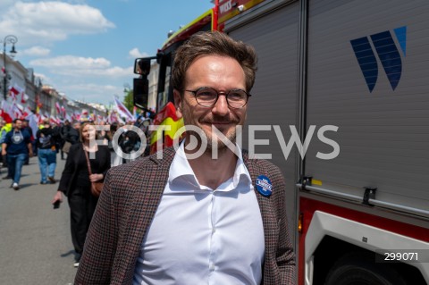  25.05.2025 WARSZAWA<br />
MARSZ ZA POLSKA<br />
MARSZ ZWOLENNIKOW KAROLA NAWROCKIEGO<br />
N/Z WALDEMAR BUDA<br />
FOT. MARCIN BANASZKIEWICZ/FOTONEWS  