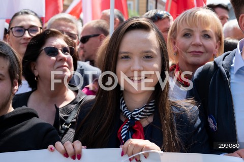  25.05.2025 WARSZAWA<br />
MARSZ ZA POLSKA<br />
MARSZ ZWOLENNIKOW KAROLA NAWROCKIEGO<br />
N/Z WIKTORIA MIELNICZEK<br />
FOT. MARCIN BANASZKIEWICZ/FOTONEWS  