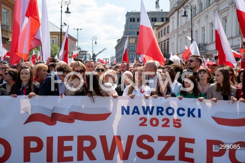  25.05.2025 WARSZAWA<br />
MARSZ ZA POLSKA<br />
MARSZ ZWOLENNIKOW KAROLA NAWROCKIEGO<br />
N/Z UCZESTNICY MARSZU<br />
FOT. MARCIN BANASZKIEWICZ/FOTONEWS  