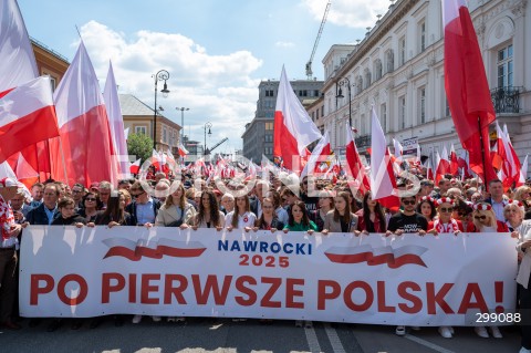  25.05.2025 WARSZAWA<br />
MARSZ ZA POLSKA<br />
MARSZ ZWOLENNIKOW KAROLA NAWROCKIEGO<br />
N/Z UCZESTNICY MARSZU<br />
FOT. MARCIN BANASZKIEWICZ/FOTONEWS  