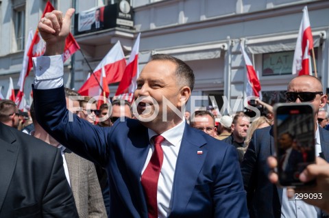  25.05.2025 WARSZAWA<br />
MARSZ ZA POLSKA<br />
MARSZ ZWOLENNIKOW KAROLA NAWROCKIEGO<br />
N/Z KAROL NAWROCKI<br />
FOT. MARCIN BANASZKIEWICZ/FOTONEWS  