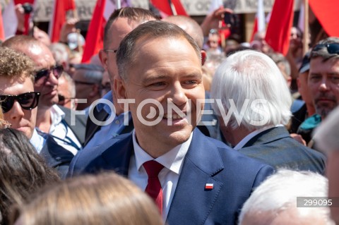  25.05.2025 WARSZAWA<br />
MARSZ ZA POLSKA<br />
MARSZ ZWOLENNIKOW KAROLA NAWROCKIEGO<br />
N/Z KAROL NAWROCKI<br />
FOT. MARCIN BANASZKIEWICZ/FOTONEWS  
