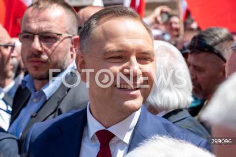  25.05.2025 WARSZAWA<br />
MARSZ ZA POLSKA<br />
MARSZ ZWOLENNIKOW KAROLA NAWROCKIEGO<br />
N/Z KAROL NAWROCKI<br />
FOT. MARCIN BANASZKIEWICZ/FOTONEWS  