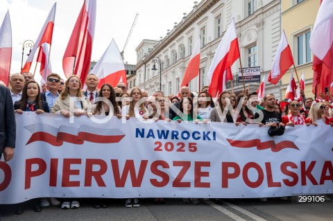  25.05.2025 WARSZAWA<br />
MARSZ ZA POLSKA<br />
MARSZ ZWOLENNIKOW KAROLA NAWROCKIEGO<br />
N/Z UCZESTNICY MARSZU<br />
FOT. MARCIN BANASZKIEWICZ/FOTONEWS  