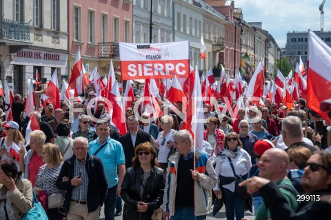  25.05.2025 WARSZAWA<br />
MARSZ ZA POLSKA<br />
MARSZ ZWOLENNIKOW KAROLA NAWROCKIEGO<br />
N/Z UCZESTNICY MARSZU<br />
FOT. MARCIN BANASZKIEWICZ/FOTONEWS  