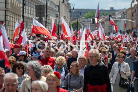  25.05.2025 WARSZAWA<br />
MARSZ ZA POLSKA<br />
MARSZ ZWOLENNIKOW KAROLA NAWROCKIEGO<br />
N/Z UCZESTNICY MARSZU<br />
FOT. MARCIN BANASZKIEWICZ/FOTONEWS  