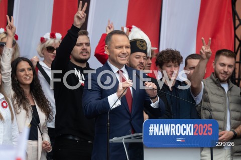  25.05.2025 WARSZAWA<br />
MARSZ ZA POLSKA<br />
MARSZ ZWOLENNIKOW KAROLA NAWROCKIEGO<br />
N/Z KAROL NAWROCKI<br />
FOT. MARCIN BANASZKIEWICZ/FOTONEWS  