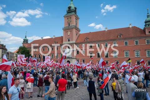  25.05.2025 WARSZAWA<br />
MARSZ ZA POLSKA<br />
MARSZ ZWOLENNIKOW KAROLA NAWROCKIEGO<br />
N/Z UCZESTNICY MARSZU<br />
FOT. MARCIN BANASZKIEWICZ/FOTONEWS  