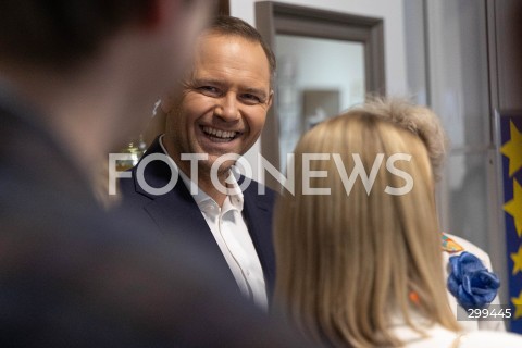  01.06.2025 WARSZAWA <br />
WYBORY PREZYDENCKIE 2025<br />
DRUGA TURA WYBOROW PREZYDENCKICH<br />
UDZIAL W WYBORACH KANDYDATA NA URZAD PREZYDENTA RP KAROLA NAWROCKIEGO<br />
N/Z KAROL NAWROCKI<br />
FOT. ANTONI BYSZEWSKI/FOTONEWS 