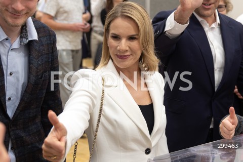  01.06.2025 WARSZAWA <br />
WYBORY PREZYDENCKIE 2025<br />
DRUGA TURA WYBOROW PREZYDENCKICH<br />
UDZIAL W WYBORACH KANDYDATA NA URZAD PREZYDENTA RP KAROLA NAWROCKIEGO<br />
N/Z MARTA NAWROCKA<br />
FOT. ANTONI BYSZEWSKI/FOTONEWS 