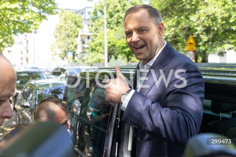  01.06.2025 WARSZAWA <br />
WYBORY PREZYDENCKIE 2025<br />
DRUGA TURA WYBOROW PREZYDENCKICH<br />
UDZIAL W WYBORACH KANDYDATA NA URZAD PREZYDENTA RP KAROLA NAWROCKIEGO<br />
N/Z KAROL NAWROCKI<br />
FOT. ANTONI BYSZEWSKI/FOTONEWS 